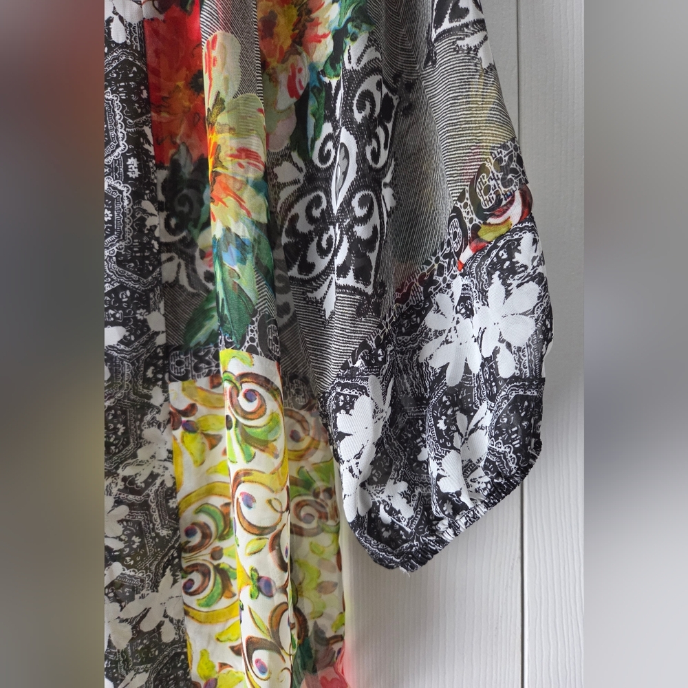 Fig and Flower Multicolor Floral Top Size S. Excellent condition. - Picture 4 of 11